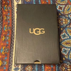 Men’s size 6 (Women’s size 8) Burgundy Ugg Neumel